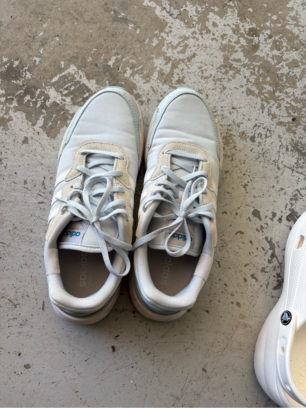 adidas Light Gray and Cream Low-Top Sneakers with Mint Accent